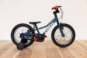 TREKキッズバイク 16インチ 補助輪付き